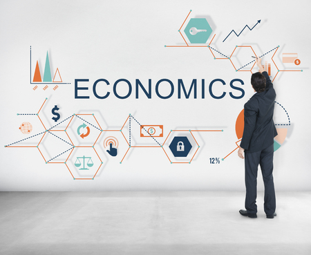 What are the advantages of studying economics?